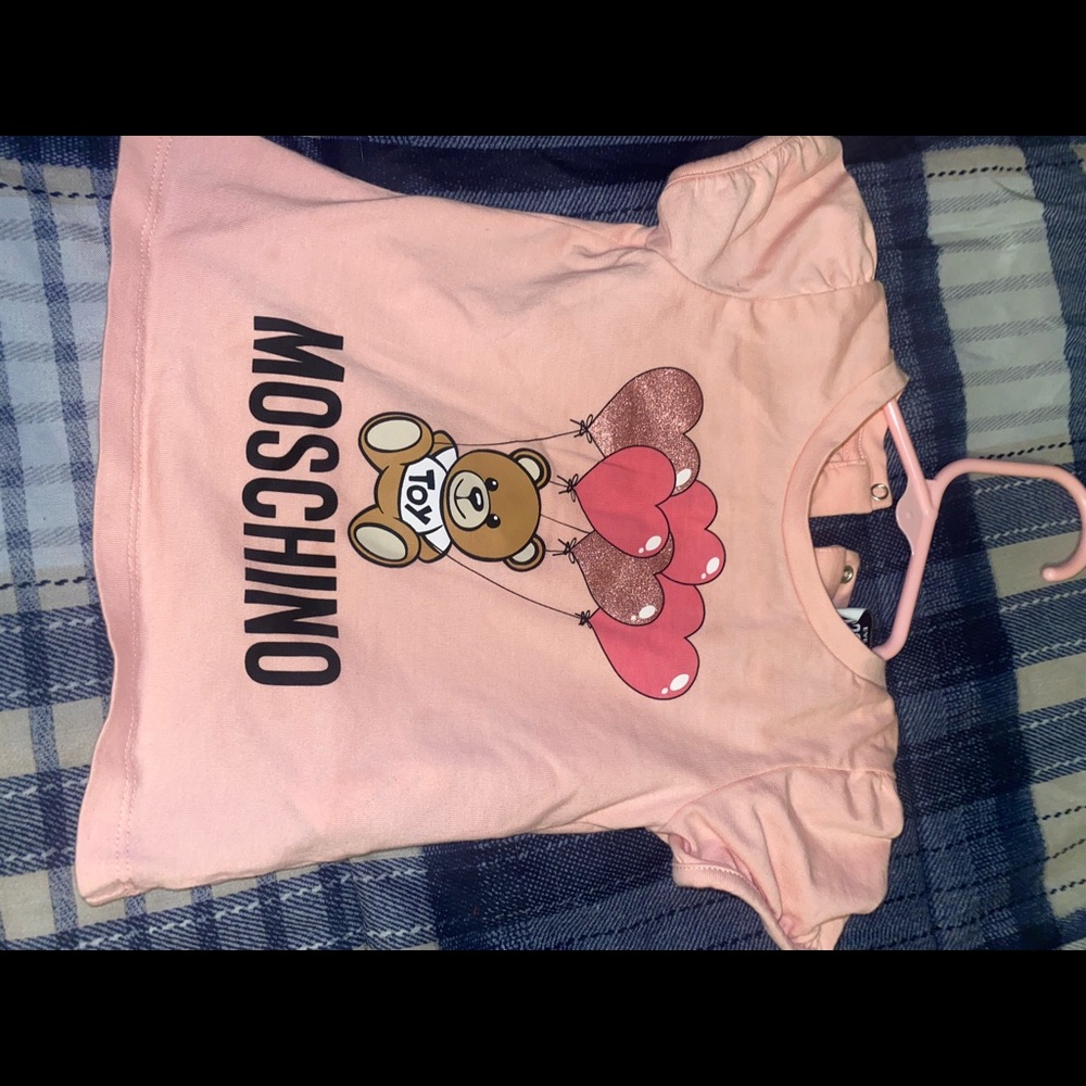 Babygirl moschino top 9/12 months!